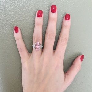Vintage ring! So adorable baby pink ring.